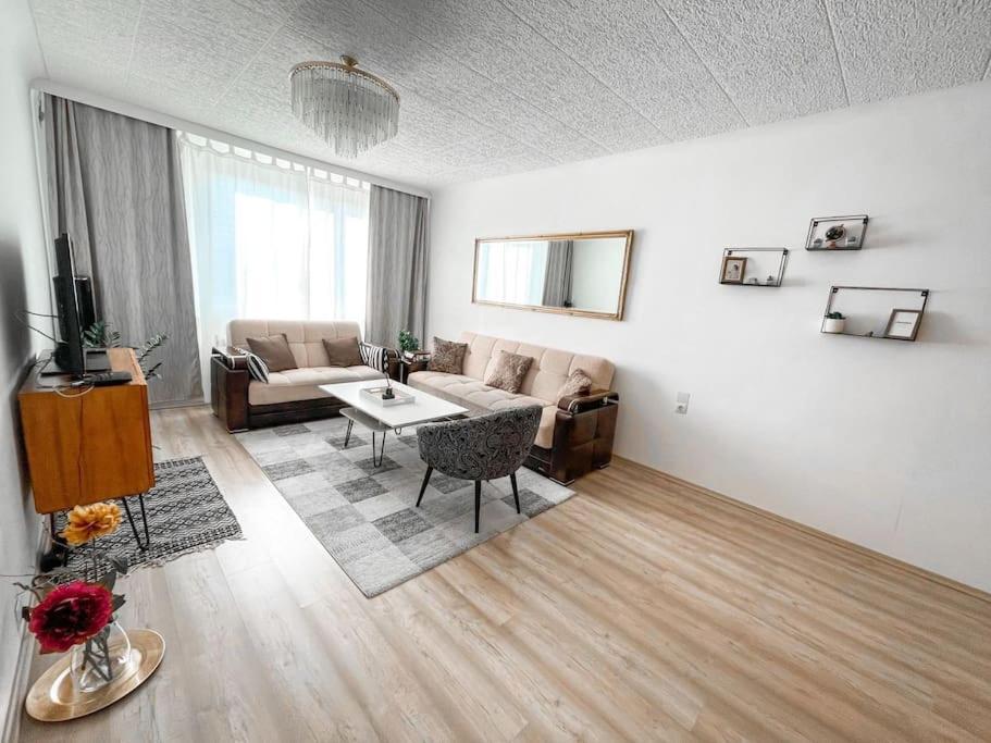 Best Rated Central Apartment Vienna - Ac, Wifi, 24H7Days Self Check-In, Board Games, Netflix Buitenkant foto